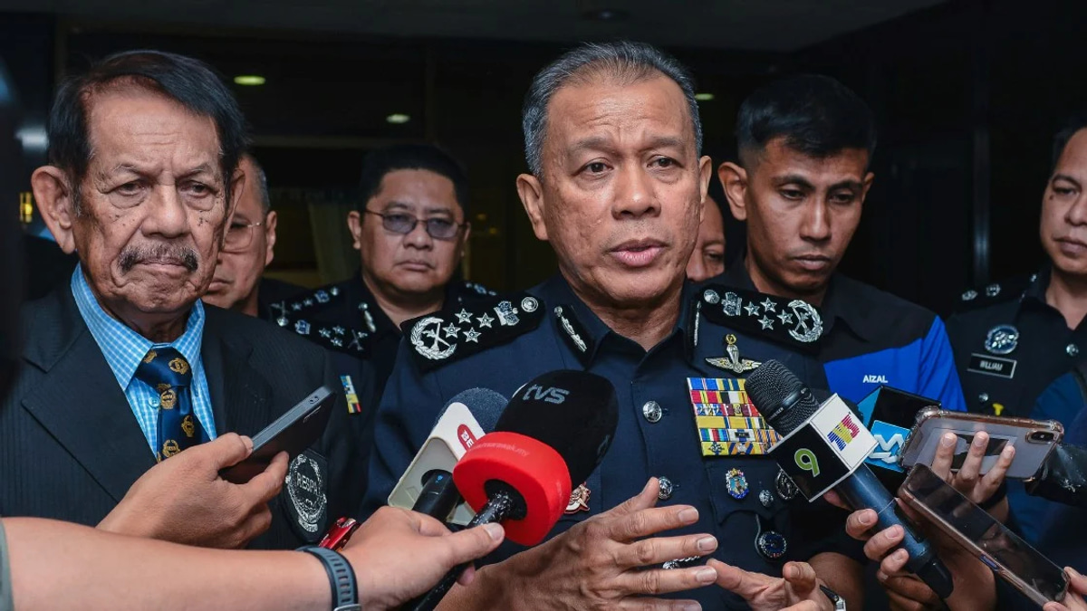 Police Launch Disciplinary Probe Into Officer Caught in Viral China Incident