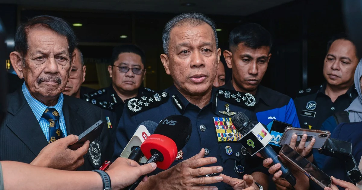 Police Launch Disciplinary Probe Into Officer Caught in Viral China Incident