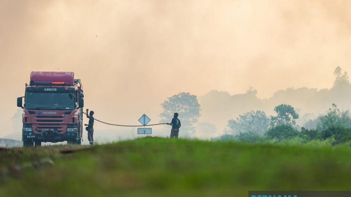 Firefighters Gain Ground on Pengerang Peatland Blaze, Over Half Contained