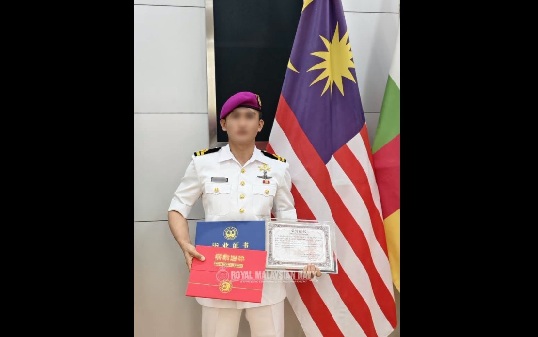 Selangor Sultan Praises PASKAL Officer's Top Performance at Chinese Military Academy