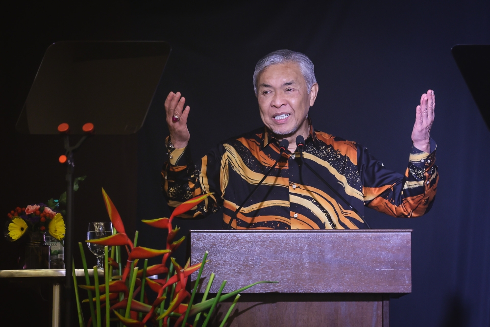 Zahid Declares 'Blue Wave' Momentum Following Johor and Negeri Sembilan Victories