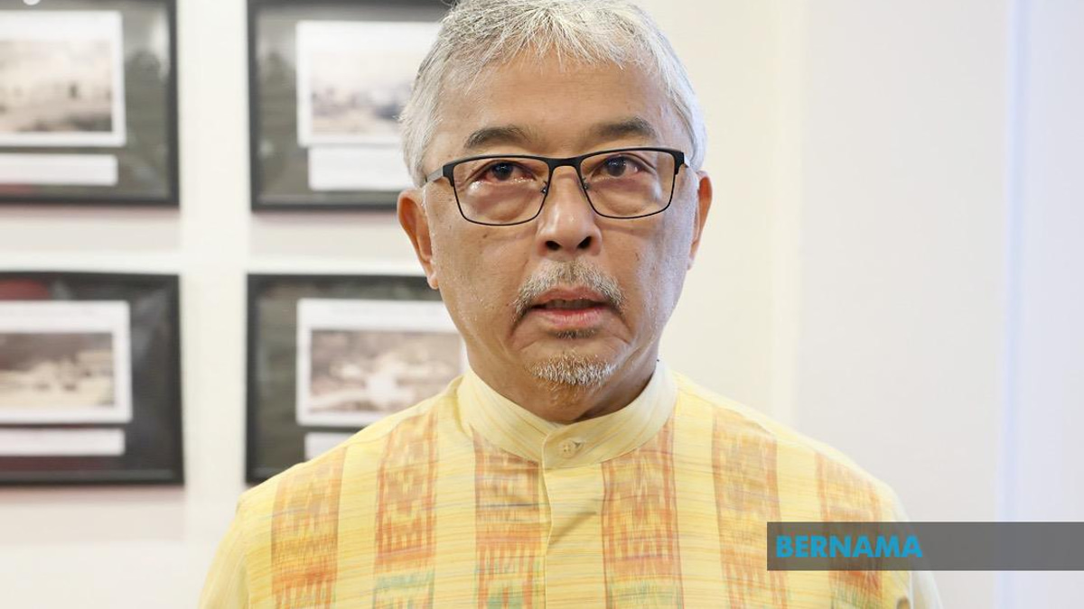 Pahang Ruler Marks Sekolah Sultan Ahmad's Centenary, Highlights Education Commitment