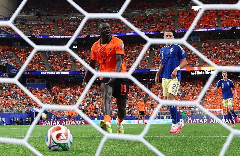 Brobbey's brace puts him in pole position to lead Dutch attack
