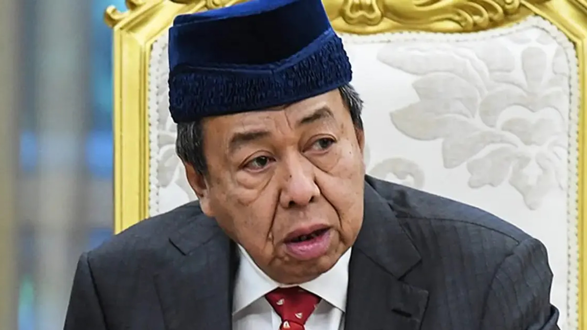 Sultan Sharafuddin credits both Najib and Anwar for LRT3, criticises DAP leaders