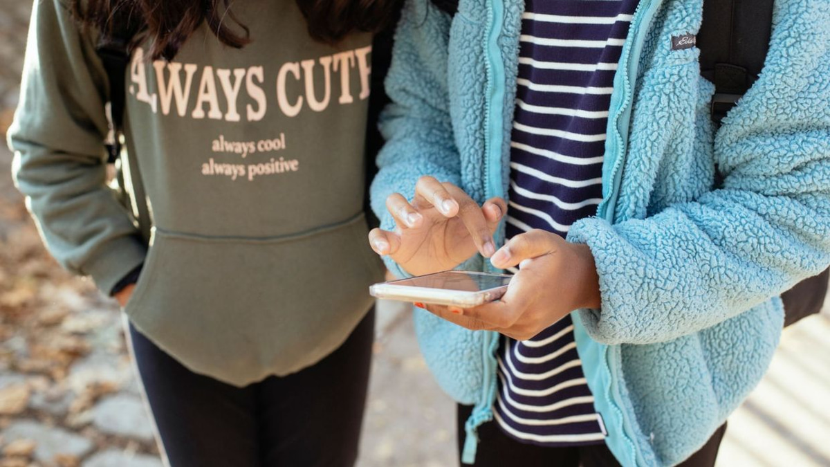 France pushes through under-15 social media ban as European capitals tighten child safety rules