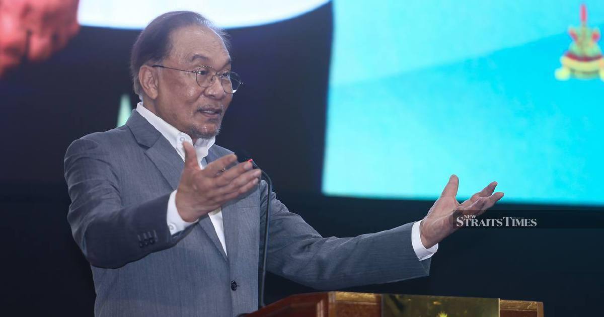 Anwar Orders Civil Service Overhaul Over Promotion Delays Stretching Eight Years