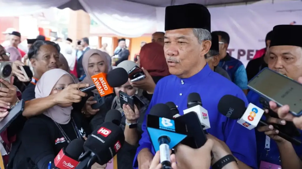 Mohamad Hasan Warns BN Candidates Against Using Negeri Sembilan Adat in Campaign