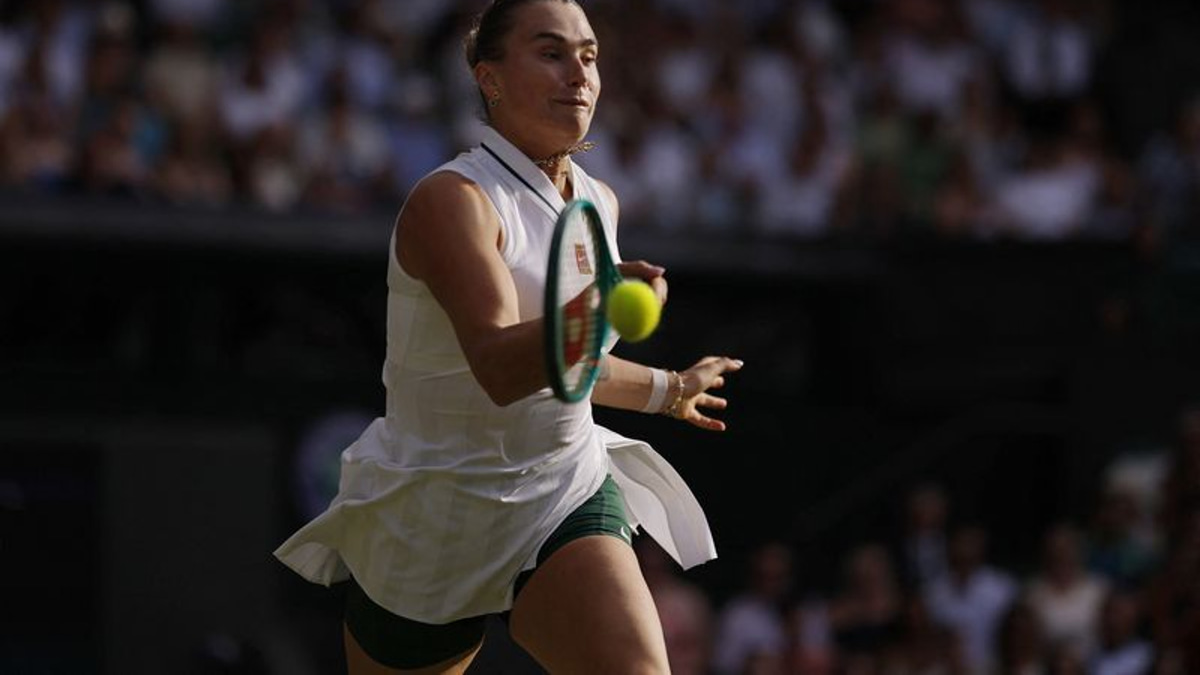 Osaka Stuns Top Seed Sabalenka to Transform Wimbledon Women's Draw