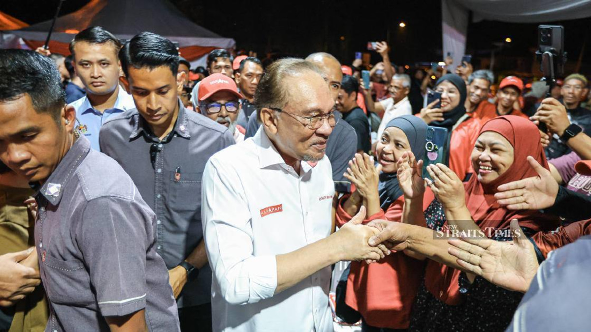 Anwar urges Johor voters abroad to return home for state polls
