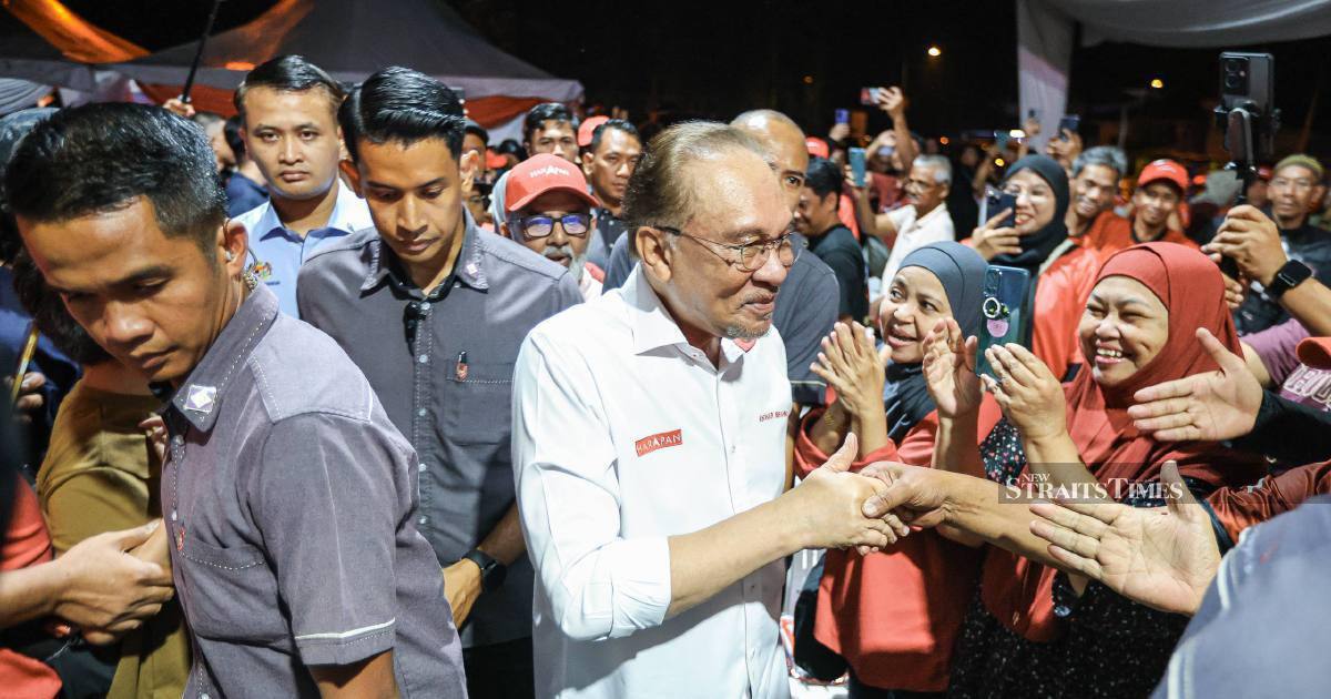 Anwar urges Johor voters abroad to return home for state polls