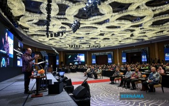 Malaysia Must Build Sovereign Cloud Infrastructure To Protect National Data, Says PM Anwar