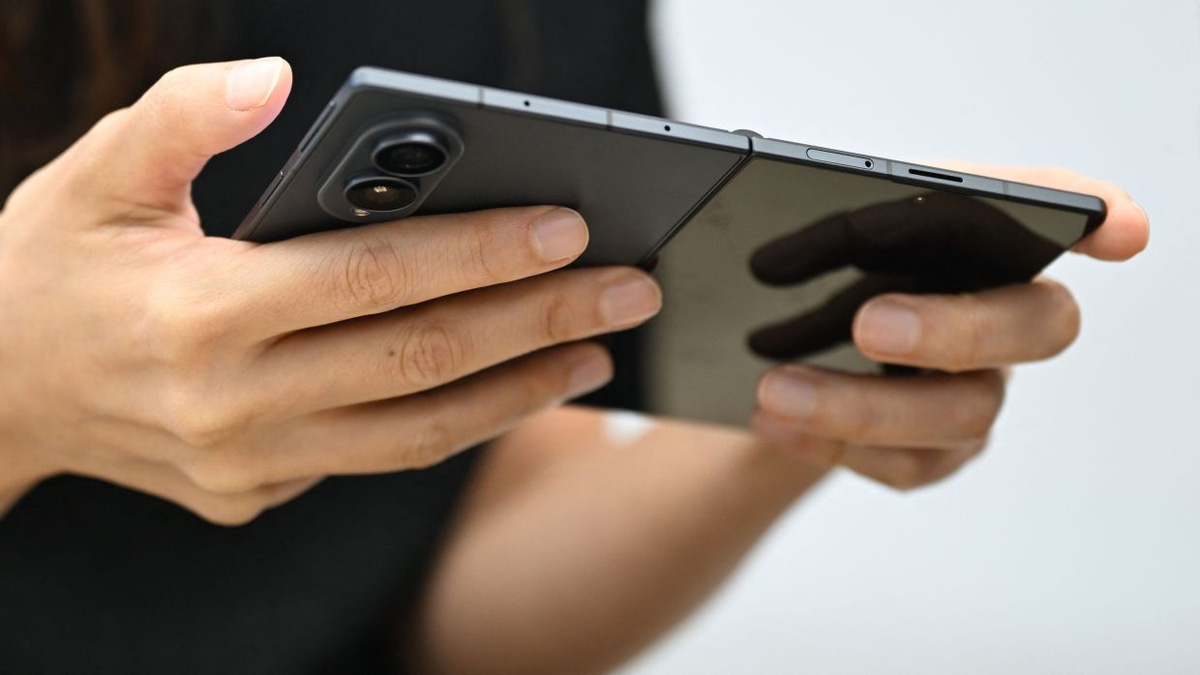 Samsung's Passport-Shaped Galaxy Z Fold 8 Signals a Major Shift in Foldable Phone Design