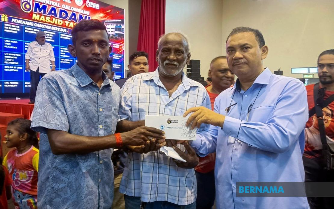 2,000 Masjid Tanah Residents Receive Cash Aid Under MADANI Initiative