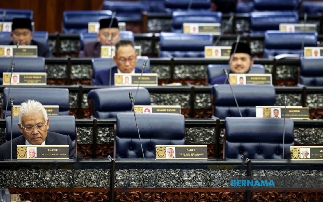 Parliament Speaker Confirms Hamzah as Opposition Leader; Muhyiddin's Seating Moved