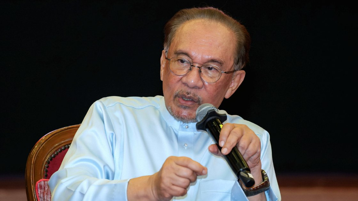 PAS Criticizes Anwar's Stance on Taiwan-China Row, Urges Diplomatic Approach