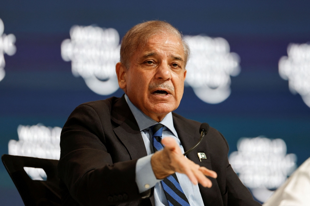 Pakistan PM Shehbaz Sharif Extends Well-Wishes to Anwar Ibrahim Following Medical Procedure