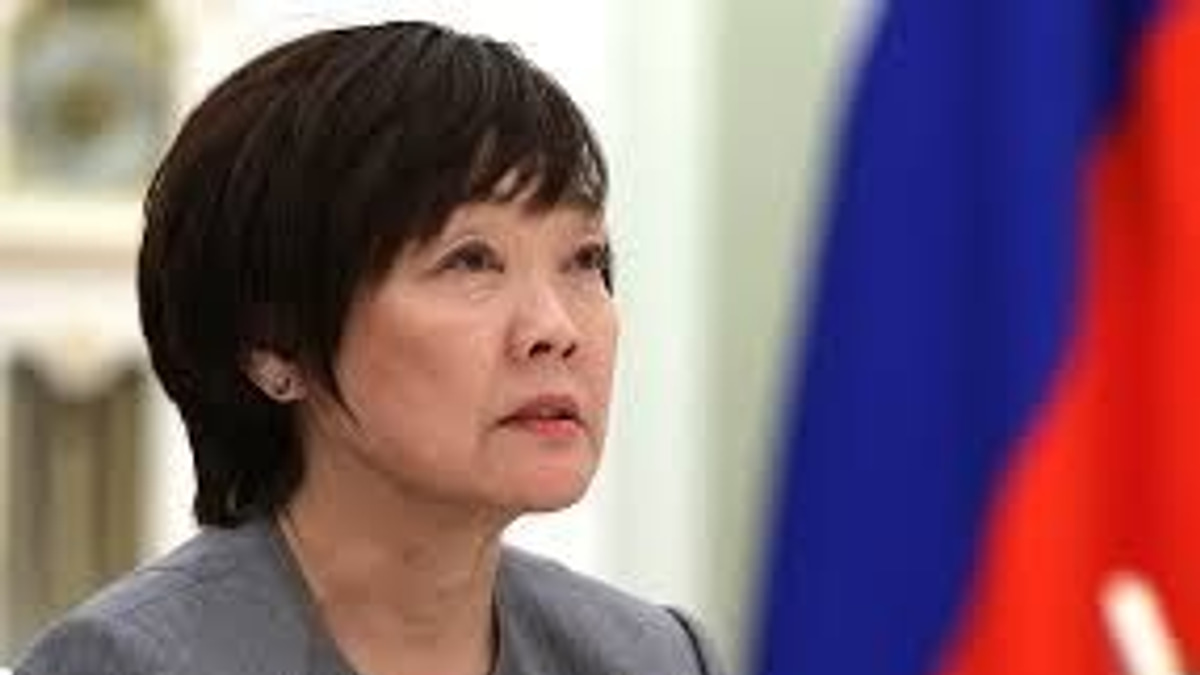 Abe's Widow Seeks Answers: Akie Confronts Her Husband's Killer in Historic Trial