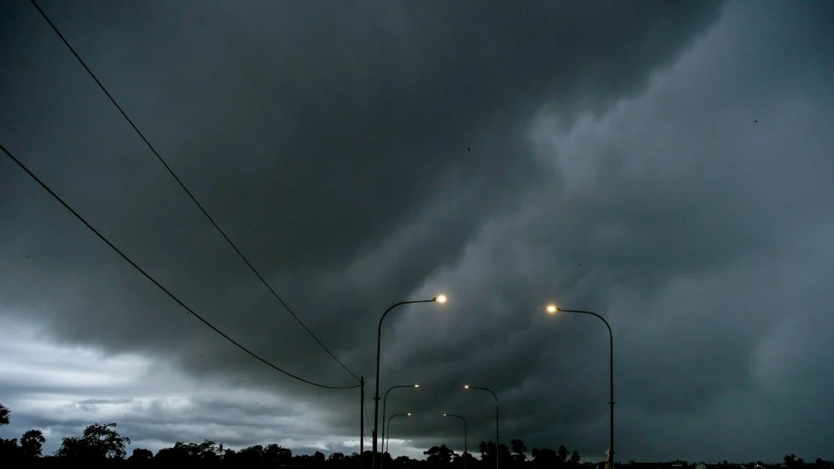 Thunderstorm Warning Across Malaysia: Heavy Rain and Strong Winds Expected Until Evening