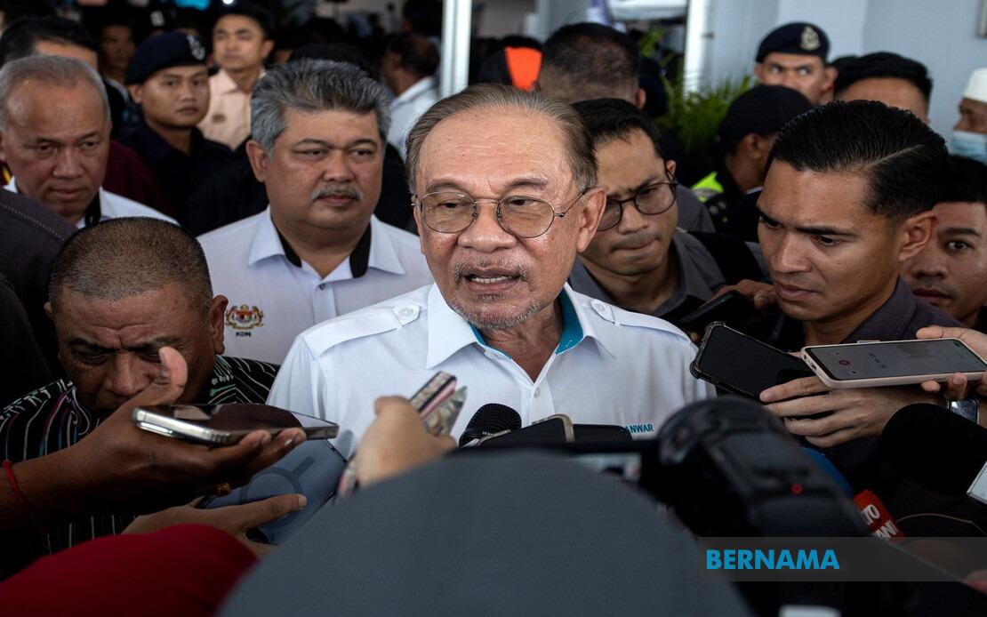 PM Anwar Urges Unity Coalition Partners to Avoid Attacking Federal Government During State Campaigns