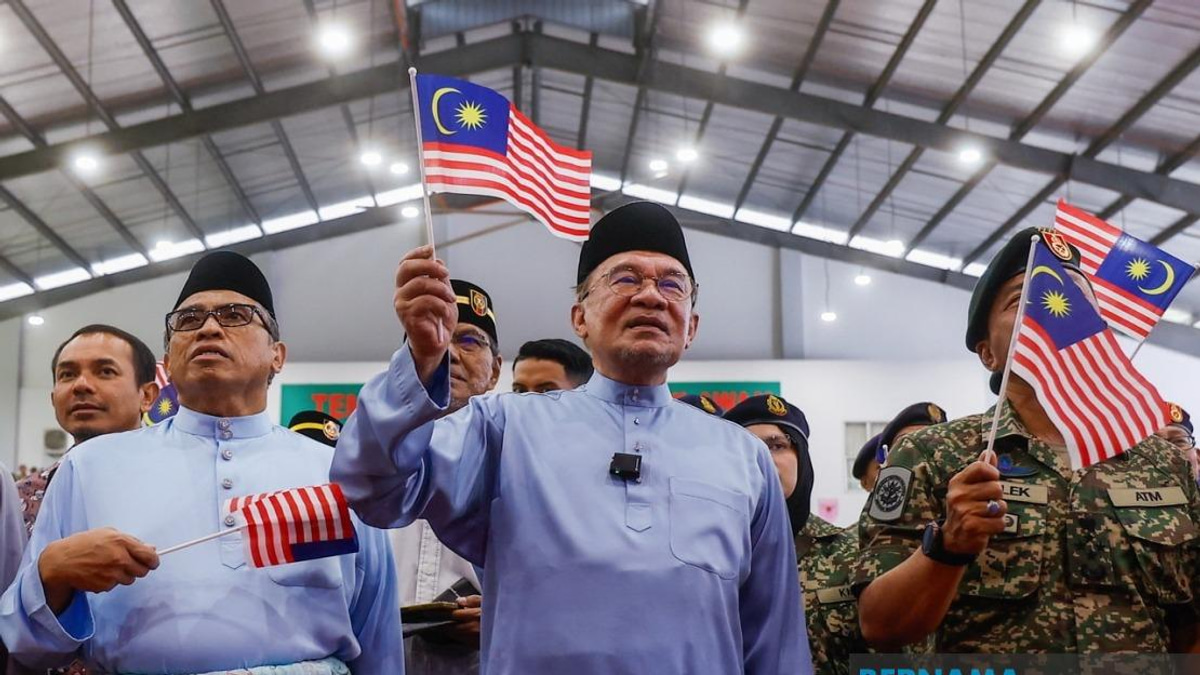 Anwar Warns Against Slander as Negeri Sembilan Polls Heat Up