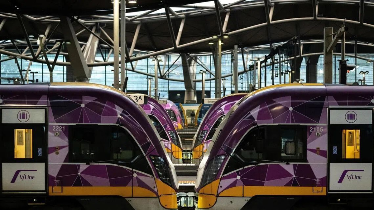 Australian Rail Services Resume After Major Telstra Network Failure