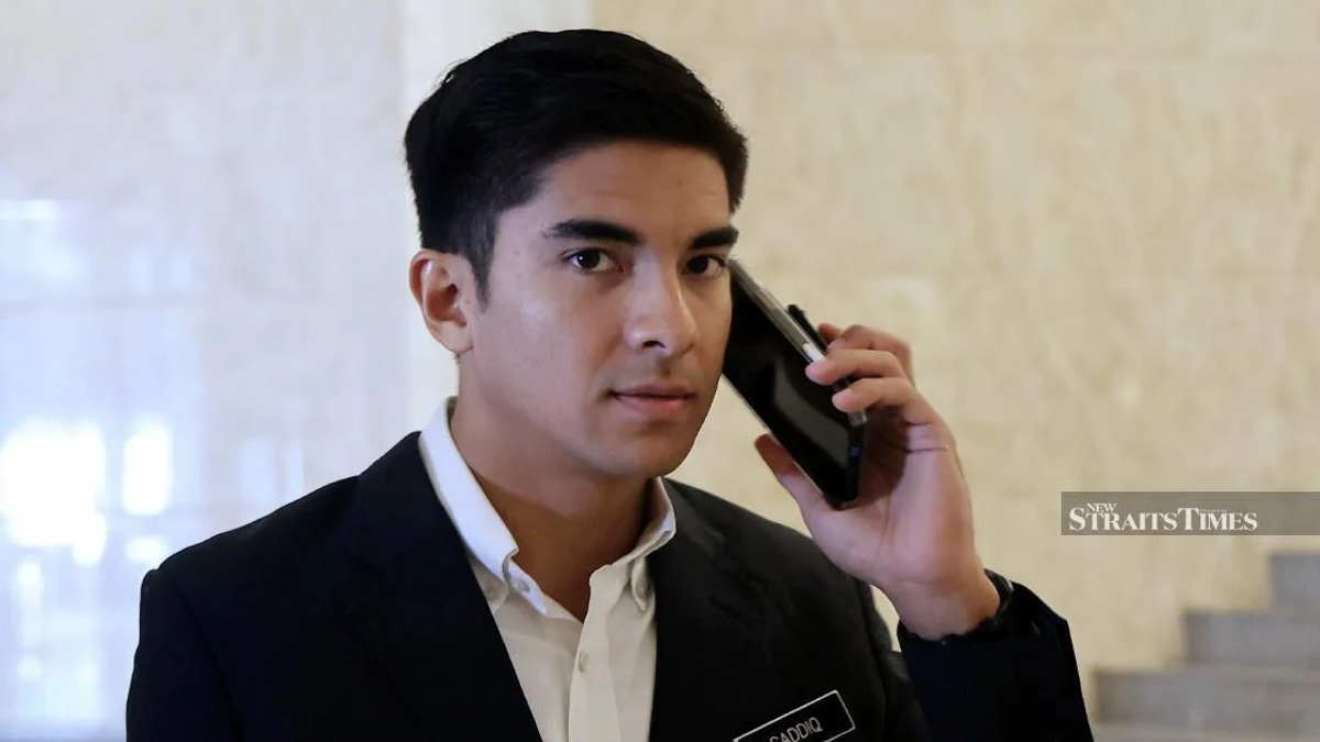 Tunku Ismail Criticises 'Hollywood' Style Politics in Barb Aimed at Syed Saddiq