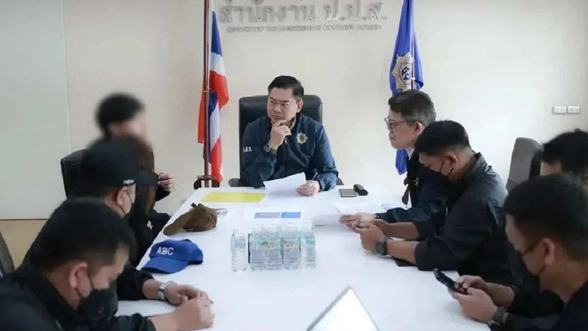Thai authorities detail heroin seizure in airline crew case; hunt for courier intensifies