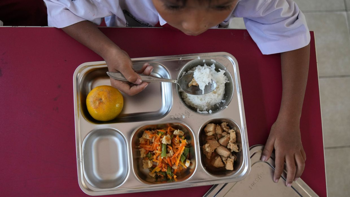 Indonesia's Free Meals Programme Under Fire as Graft Probe Deepens