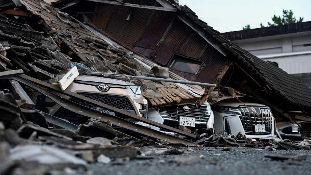 Japanese Retailer Admits Staff Ordered Back Into Mall Moments Before Fatal Explosion
