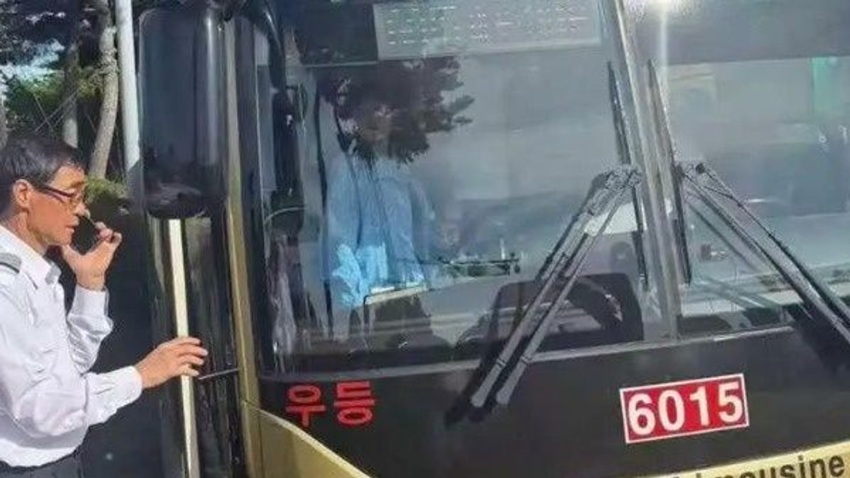 Chinese tourists credited with saving 20 passengers after Seoul airport bus driver collapses