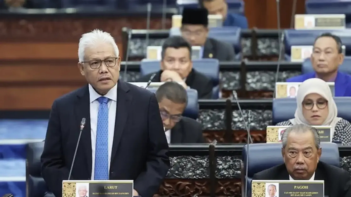Hamzah Returns to Opposition Leader's Front Bench as Bersatu's Muhyiddin Moved Back
