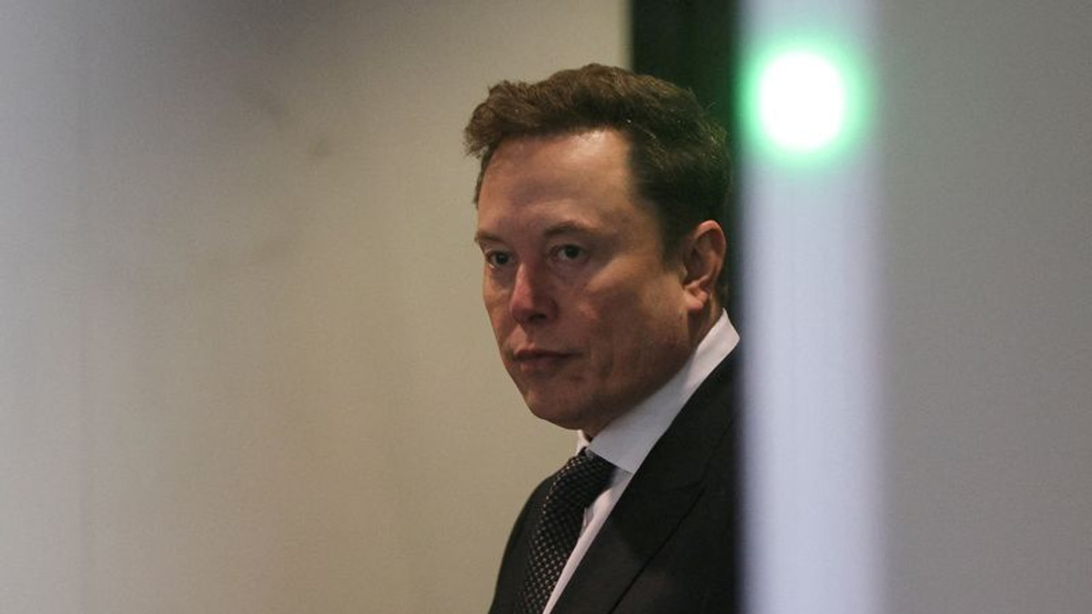 US judge approves Elon Musk SEC settlement with reservations over preferential treatment
