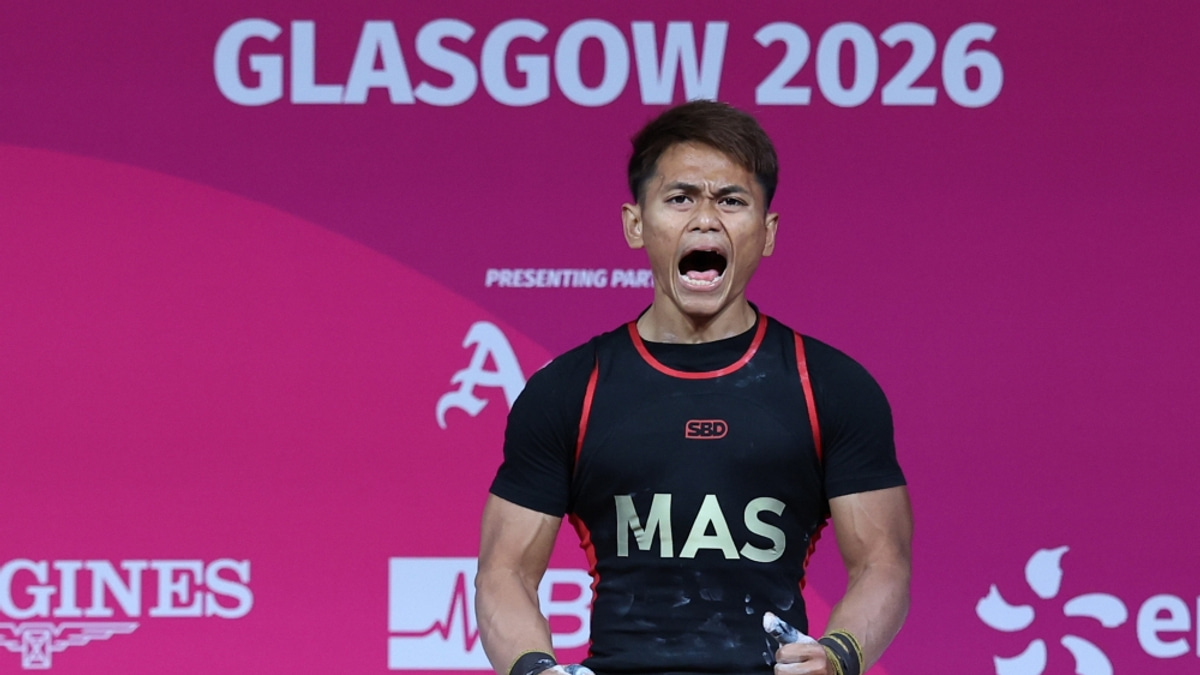 PM Anwar Hails Historic Commonwealth Games Gold for Malaysian Weightlifter Mohamad Aniq Kasdan