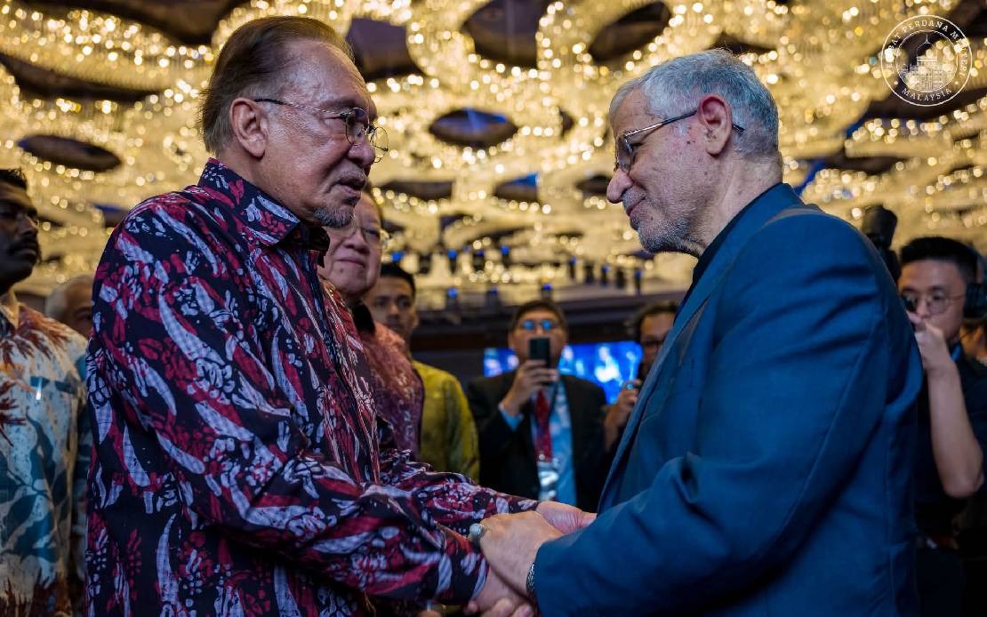 PM Anwar Apologises To Iran For Missing Khamenei's Funeral