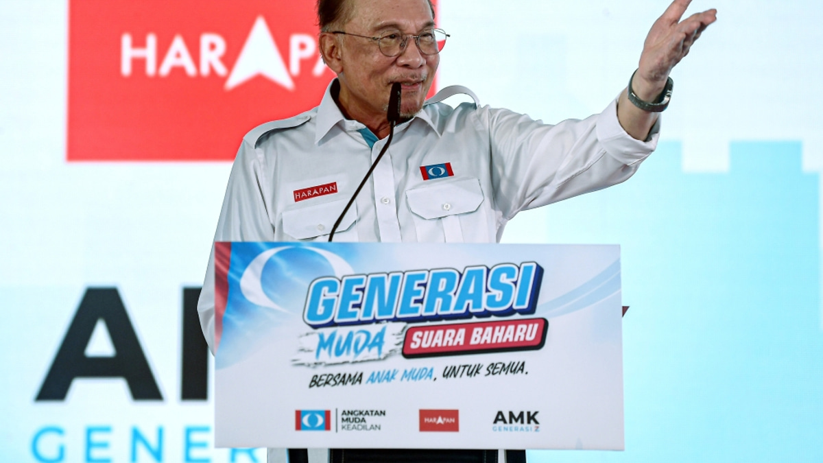 Anwar Calls for End to Divisive Politics, Pins Hopes on Gen Z to Drive Change