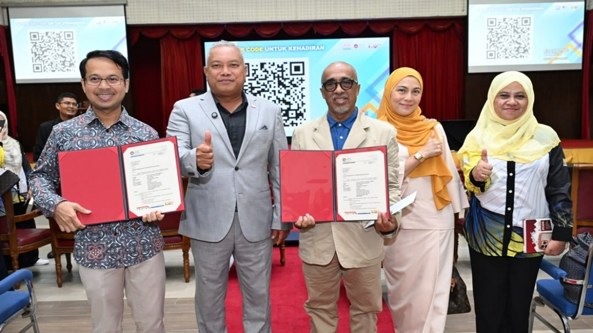 Legendary Actor Sabri Yunus, TV Presenter Fedtri Yahya Enrol in UPSI Master's Programmes via Alternative Pathway