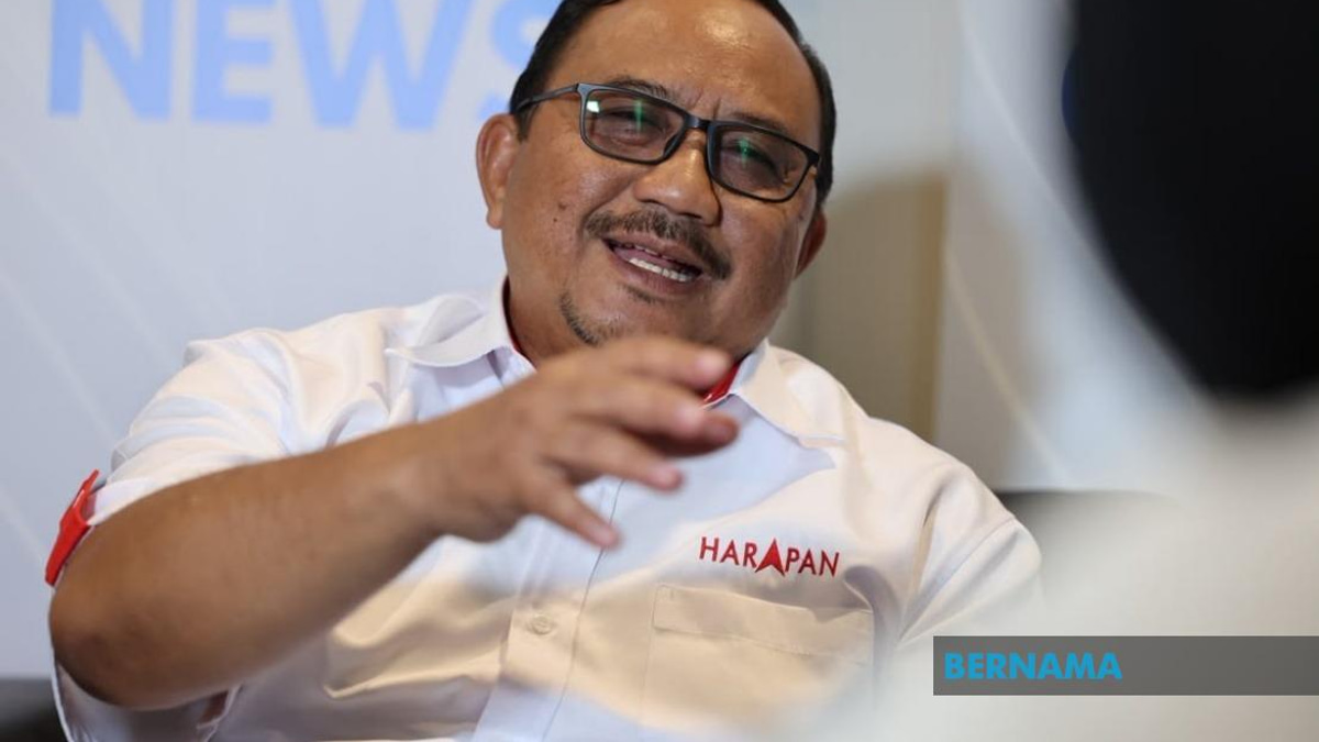 Onn Abu Bakar Proposes Wireless Internet System for Rural Senggarang