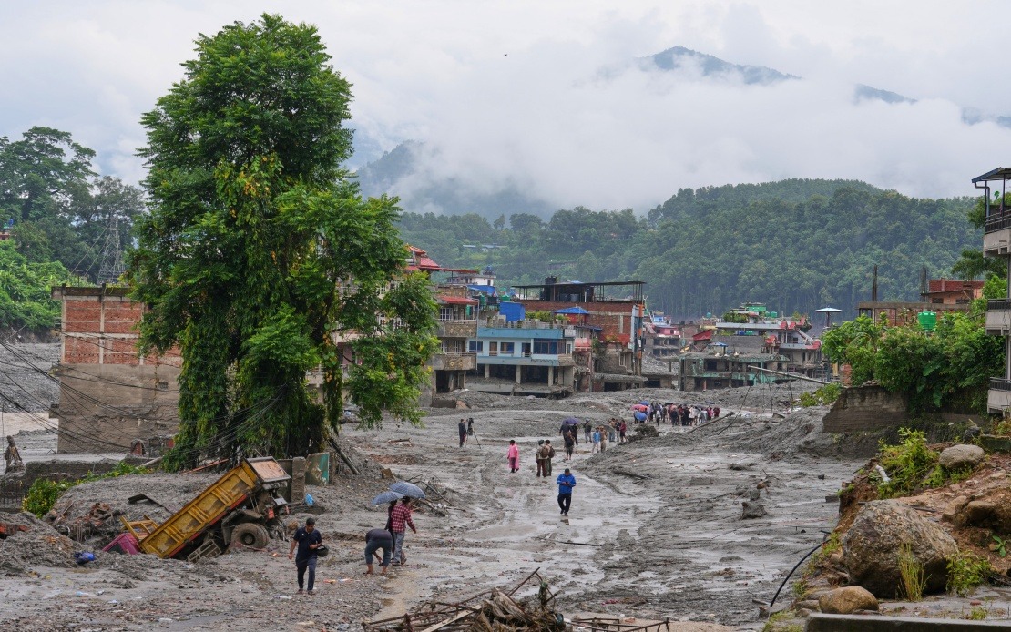 Nepal Mudslide Death Toll Reaches 675 As Search Continues for Nearly 2,500 Missing
