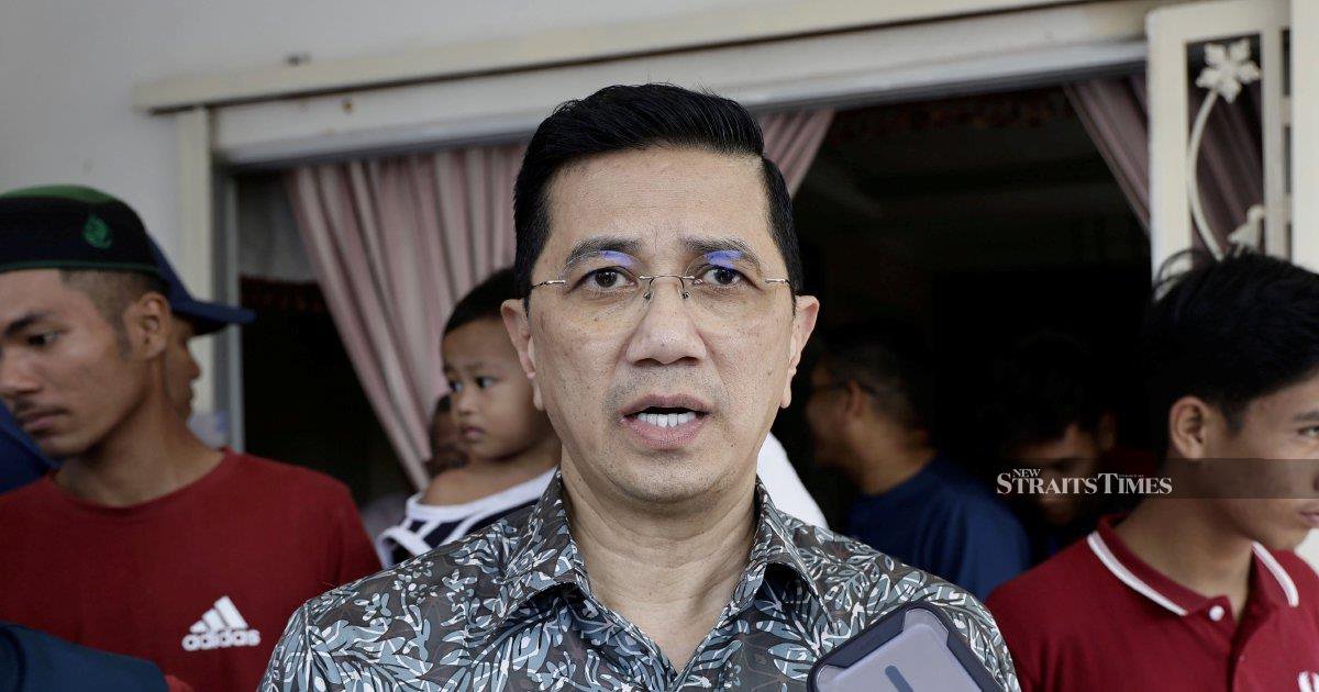 Anwar Dismisses Azmin Ali's Rejection of PKR Return, Questioning His Motives
