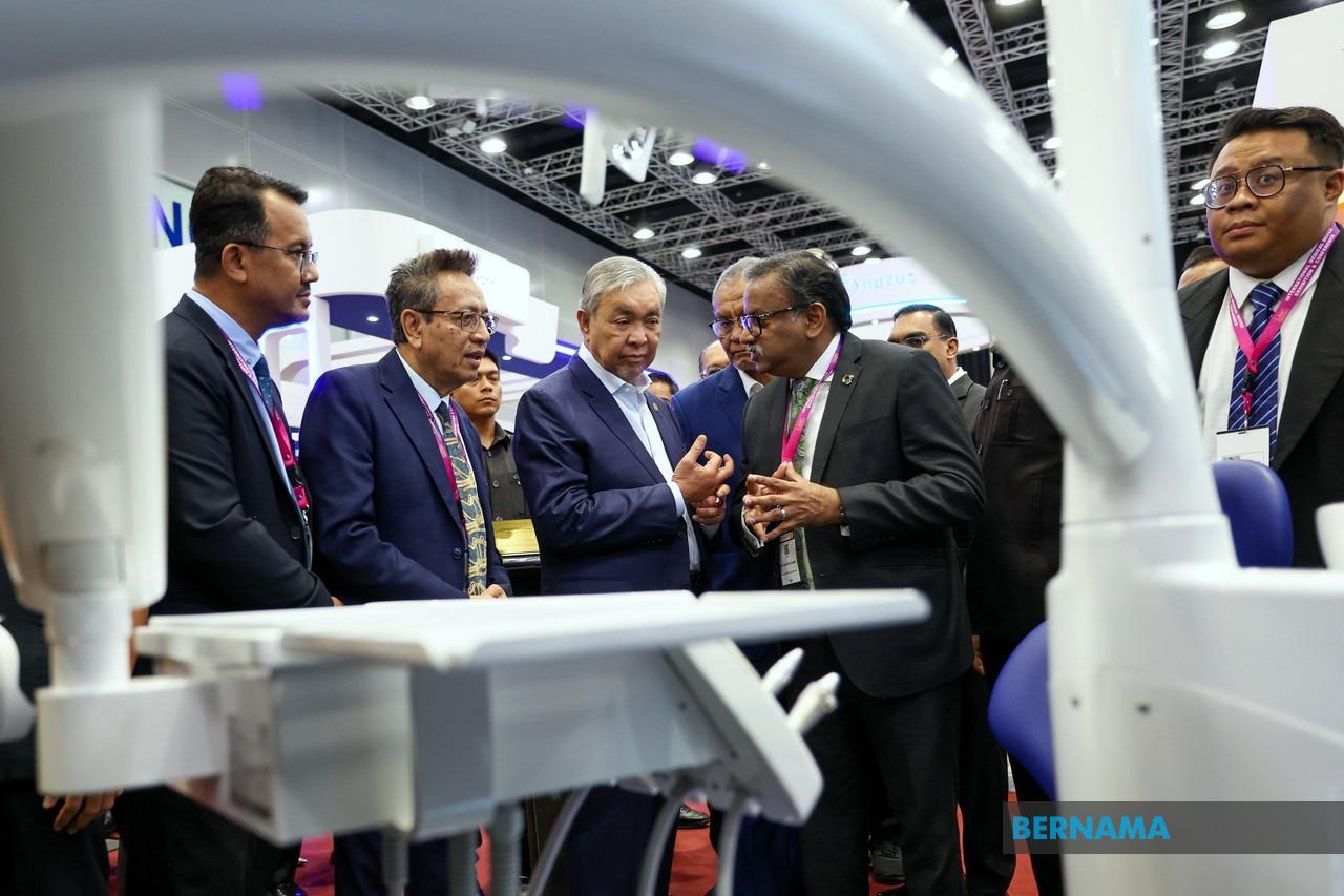 Malaysia Targets RM50 Billion Medical Device Exports by 2030, Emphasizes High-Value Jobs