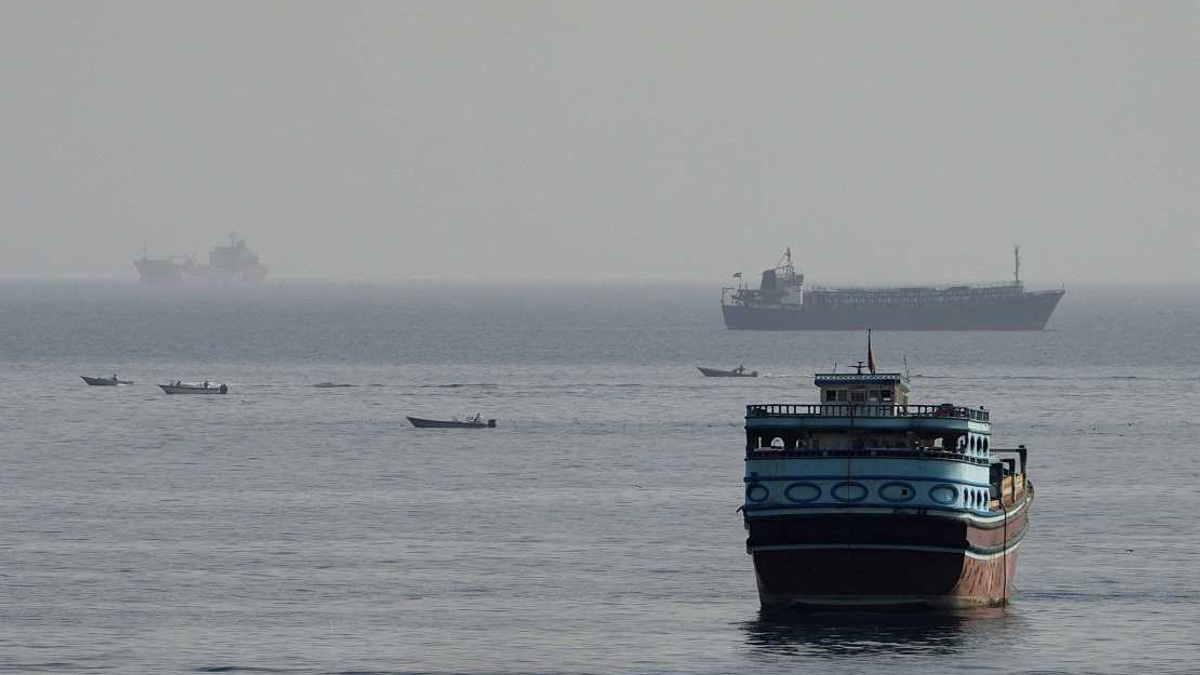 Japan's Takaichi Urges Iran to Keep Strait of Hormuz Free from Transit Tolls