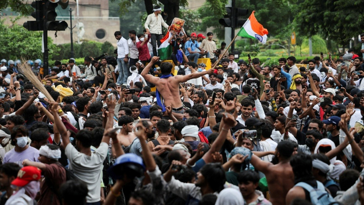 India's Education Minister Steps Down as Student Protests Escalate Over Exam Integrity