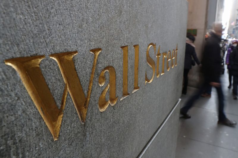 Wall Street Surges to Record Highs as Iran Tensions Ease, Oil Prices Slip