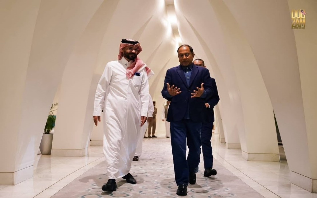 Malaysia's Higher Education Minister Zambry Represents Government at Qatar Funeral Rites