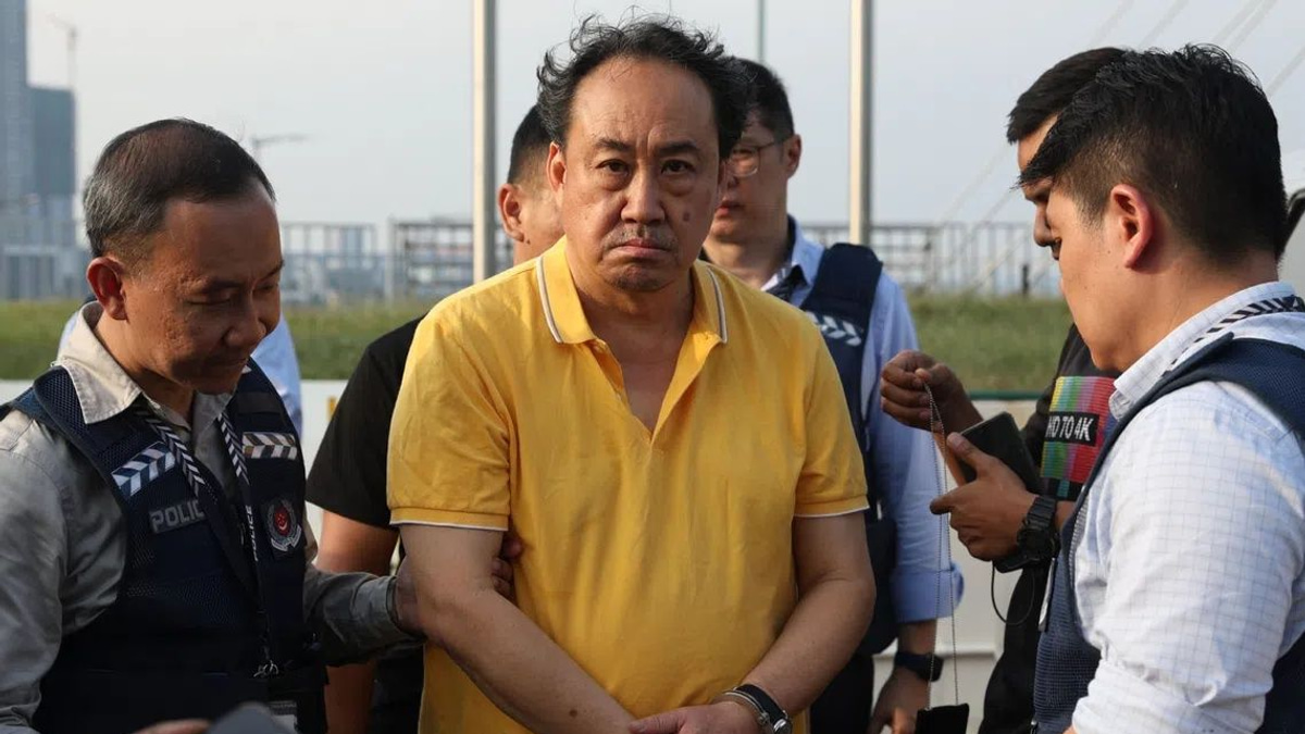 Singapore lawyer Lim Tean deported after arrest in Malaysia for failing to serve jail sentence