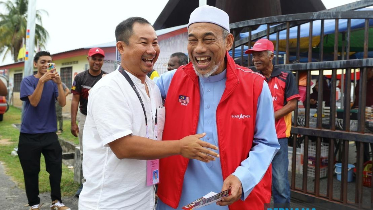 Cousins Campaign Cordially in Klawang Seat Battle