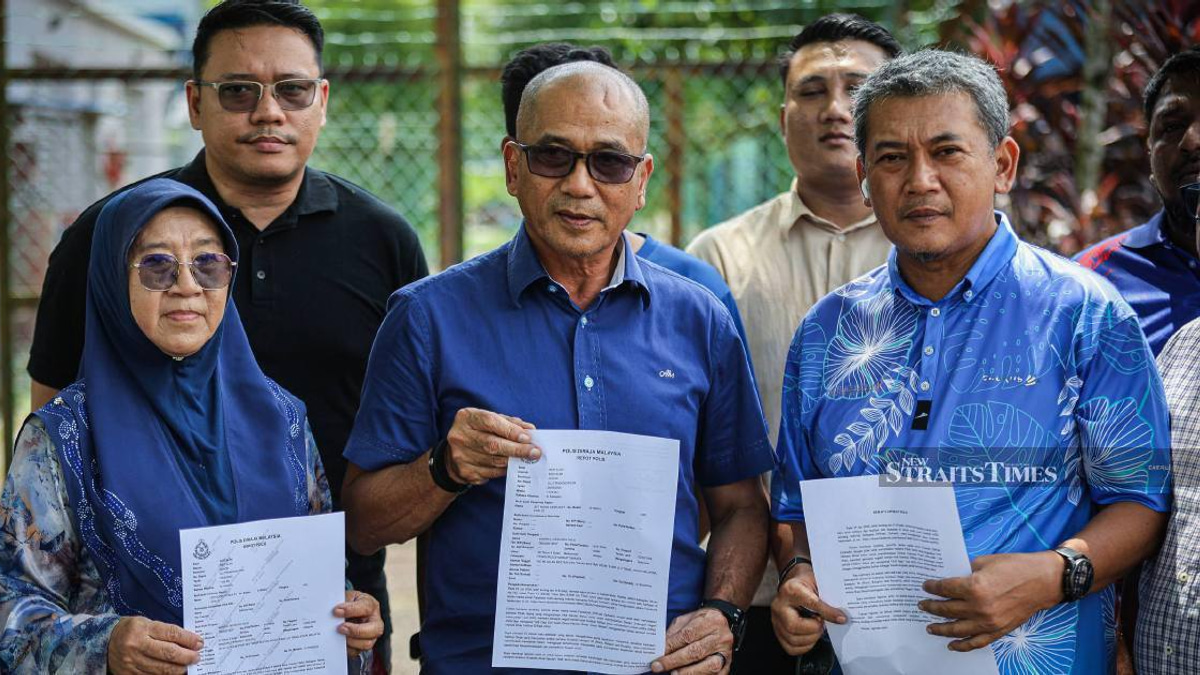 Police complaints filed against former Umno leader over claims of royal interference in Johor politics