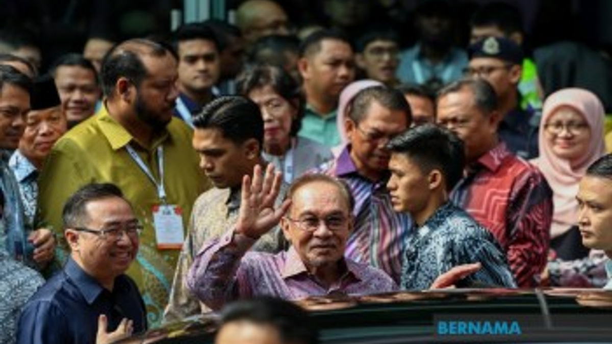 Six Per Cent GDP Growth Reflects Structural Shifts, Not Immediate Revenue Gains, PM Anwar Cautions