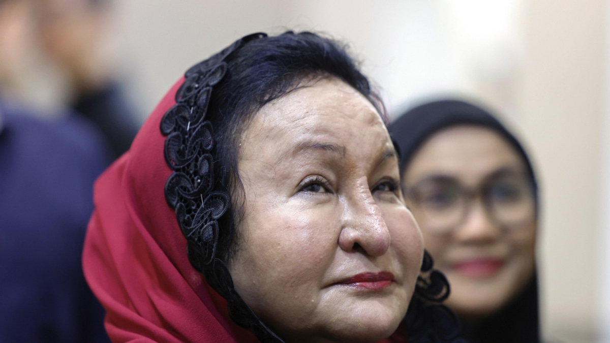 Najib Razak Set for Vascular Procedure as Wife Rosmah Confirms Health Update