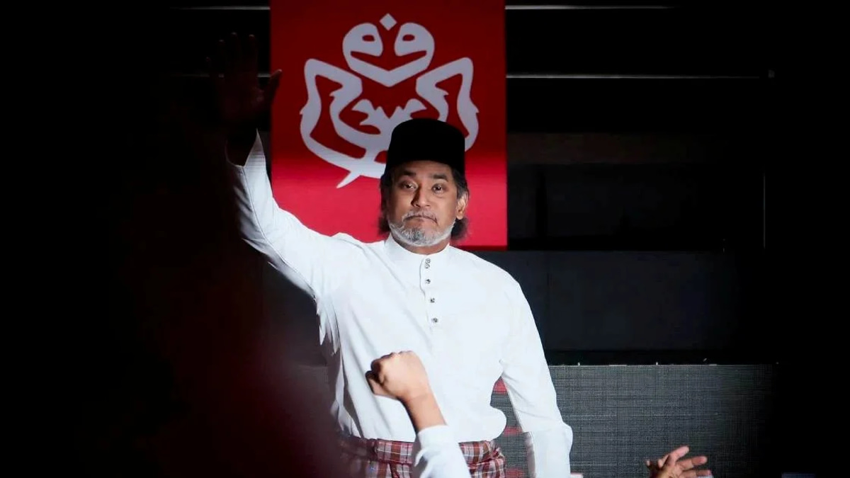 Khairy Jamaluddin Defers Negri Sembilan Election Decision to Umno Leadership